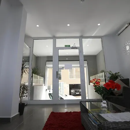 Magnolia St Julians Casa de hóspedes