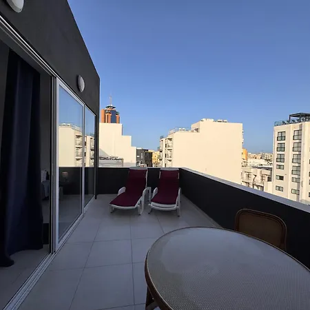Magnolia St Julians Gæstehus 3*