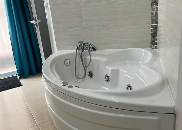 Magnolia St Julians Gæstehus 3*