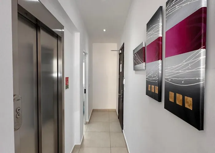 Magnolia St Julians Gæstehus Saint Julian's